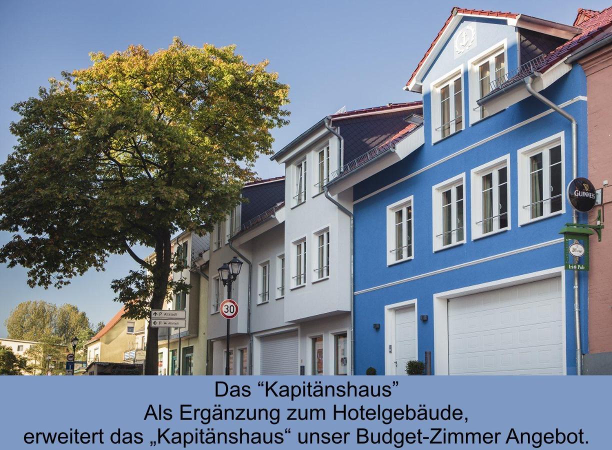 Hotel Am Yachthafen Waren  Extérieur photo